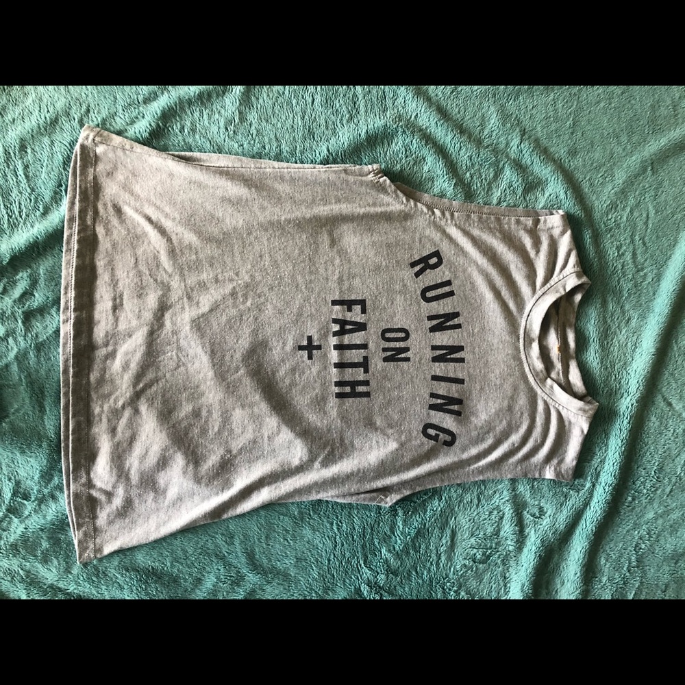 Women’s medium Faith tee